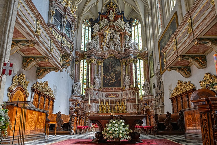 Der Altar des Grazer Doms