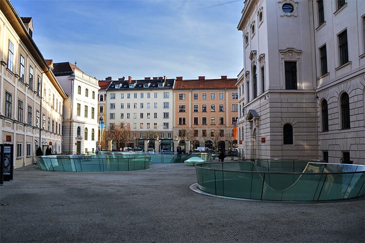 Das Joanneumsviertel mit dem Naturkundemuseum und der Neuen Galerie