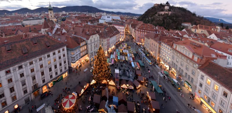 Der Grazer Hauptplatz mit Christkindlmarkt 