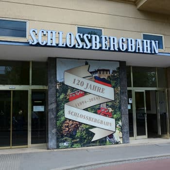 Die Talstation der Schloßbergbahn