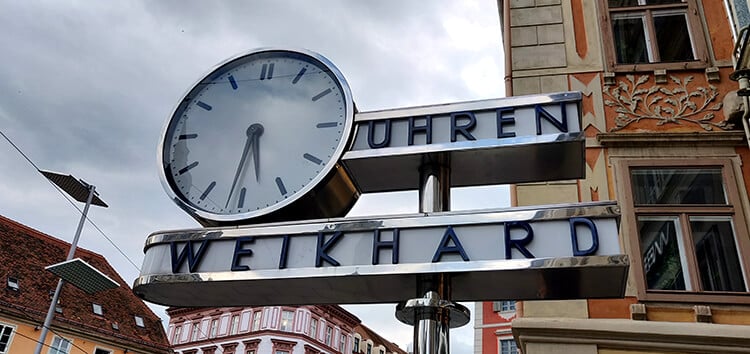 Die Weikhard Uhr am Grazer Hauptplatz