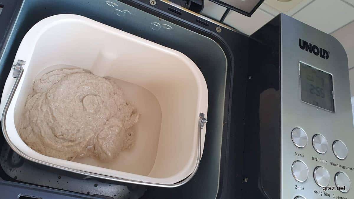 Sauerteigbrot aus dem Brotbackautomaten - Rezept