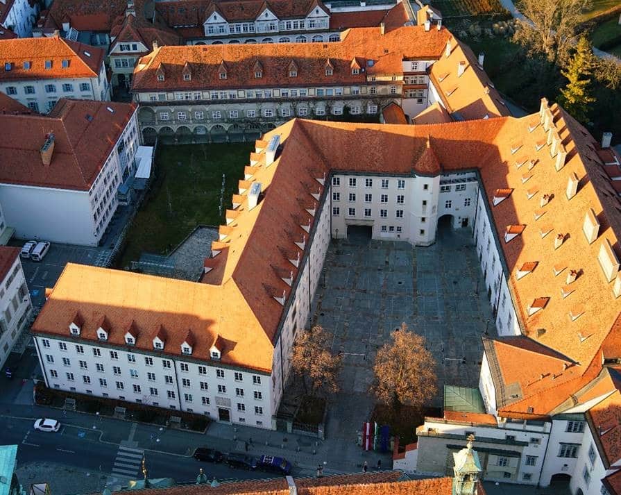 Die Grazer Burg von oben
