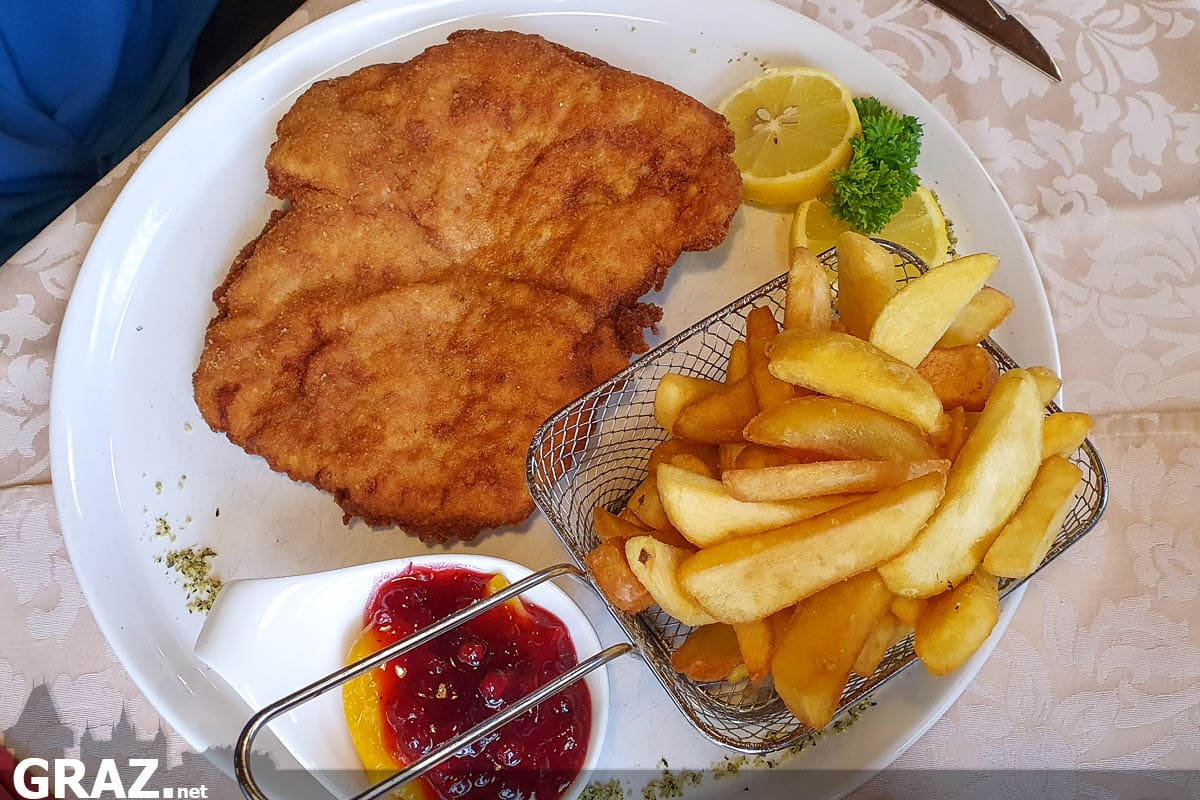 Wiener Schnitzel im Gasthof Dorrer