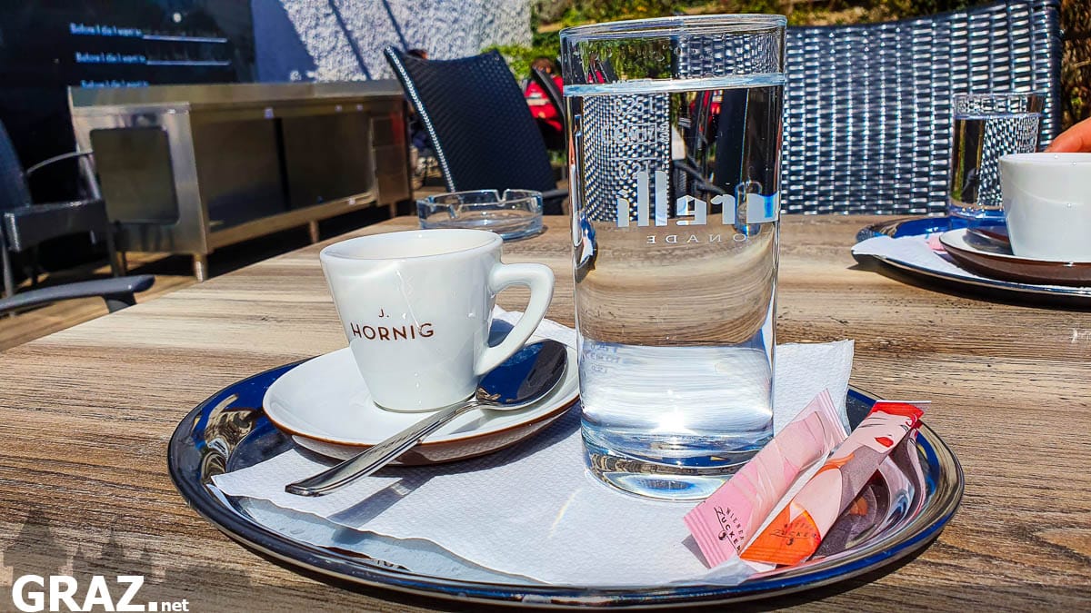 Espresso im Frühstücksei