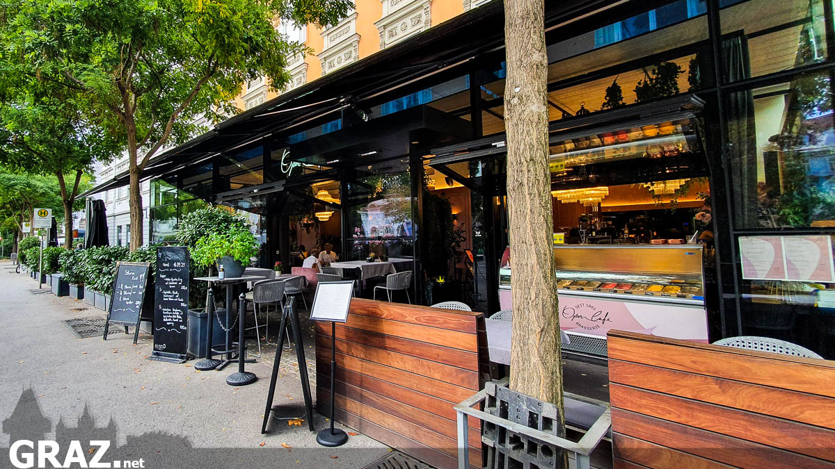 Gastgarten im Operncafé