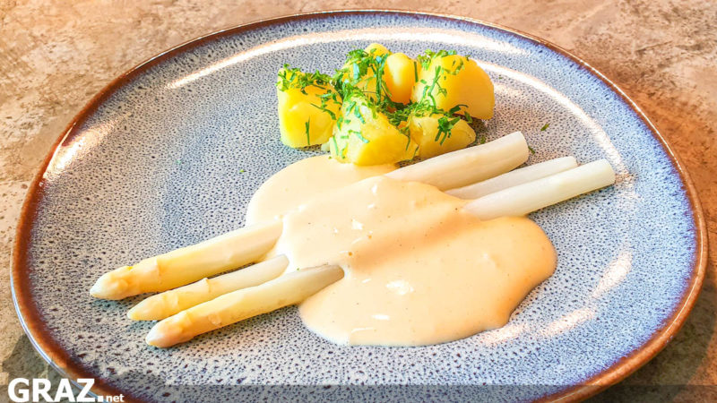 Sauce Hollandaise - ein perfekter Begleiter zum Spargel