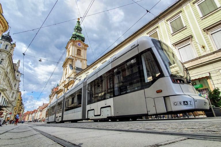 Straßenbahn Süd-West Linie – Linie 8 und 18 – über Griesplatz nach Reininghaus