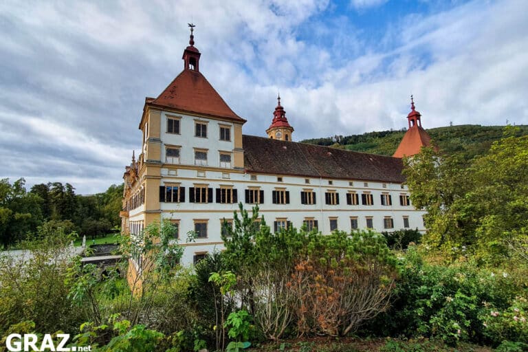 Das UNESCO-Welterbe Schloss Eggenberg geht in die Vorauswahl um den schönsten Platz Österreichs bei 9 Plätze – 9 Schätze 2024
