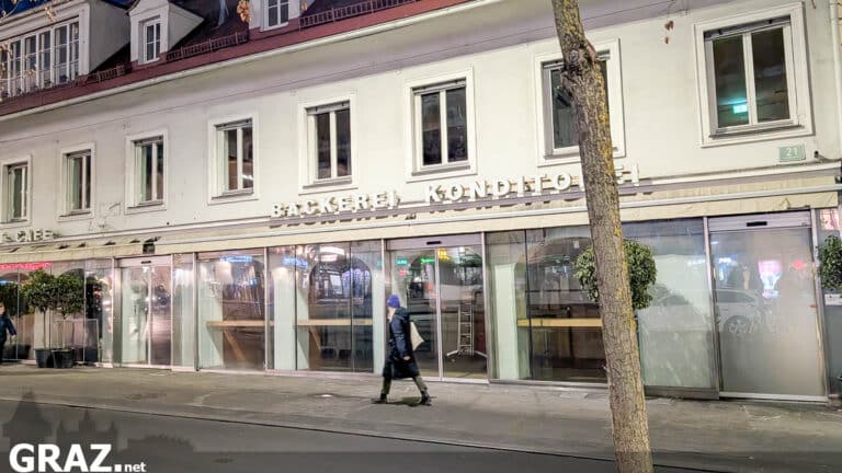 Neueröffnung: Kentucky Fried Chicken eröffnet am Jakominiplatz im ehemaligen Sorger