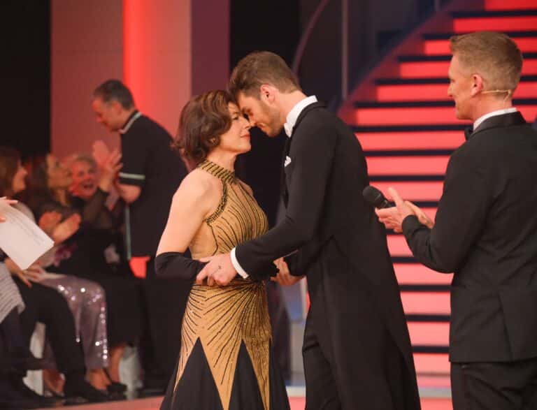 Dancing Stars 2025: Überraschendes Aus für Julia Cencig und Grazer Profi Patrick Seebauer