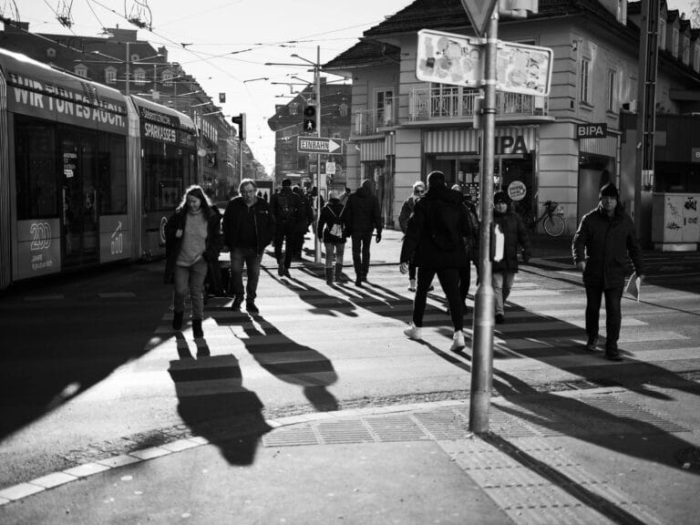 Erster Adventsamstag: Schwarzweiß-Momente aus der Innenstadt
